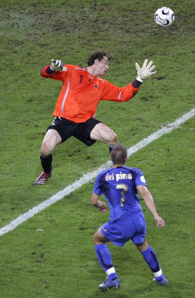 Dortmund, 4 luglio 2006: Alessandro Del Piero segna il gol del 2 - 0 nella semifinale con la Germania (Ap)